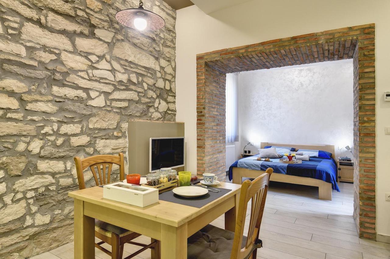 Mimoza Old Town Pula Apartments Exterior foto